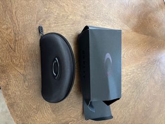 Oakley Polarized Sunglasses Radar EV Hard Case with Box