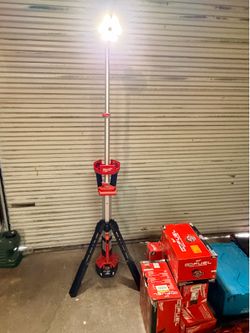 Milwaukee TOOL ONLY  M18 18-Volt Lithium-Ion Cordless Rocket Dual Power Tower Light USED $185