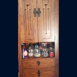 Old World Style Cabinet/hutch.