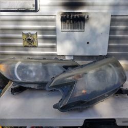 2012 - 2014 Honda CR-V Headlights With Bulbs 