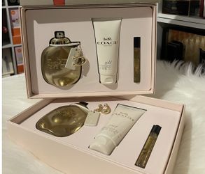 Coach Gold Gift Set $110 💖