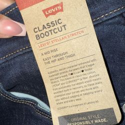 BRand New Women Levi Jeans 