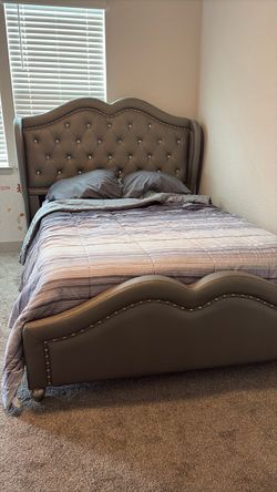 Queen Bed and chest drawers