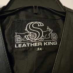 Leather King motorcycle riding vest mens size 44