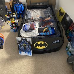 Batman Bed/toys/canvases 