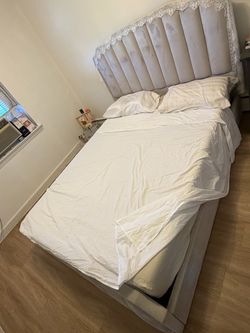 Bed queen