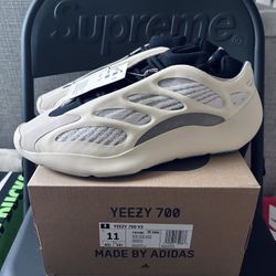 Yeezy 700v3 Azael