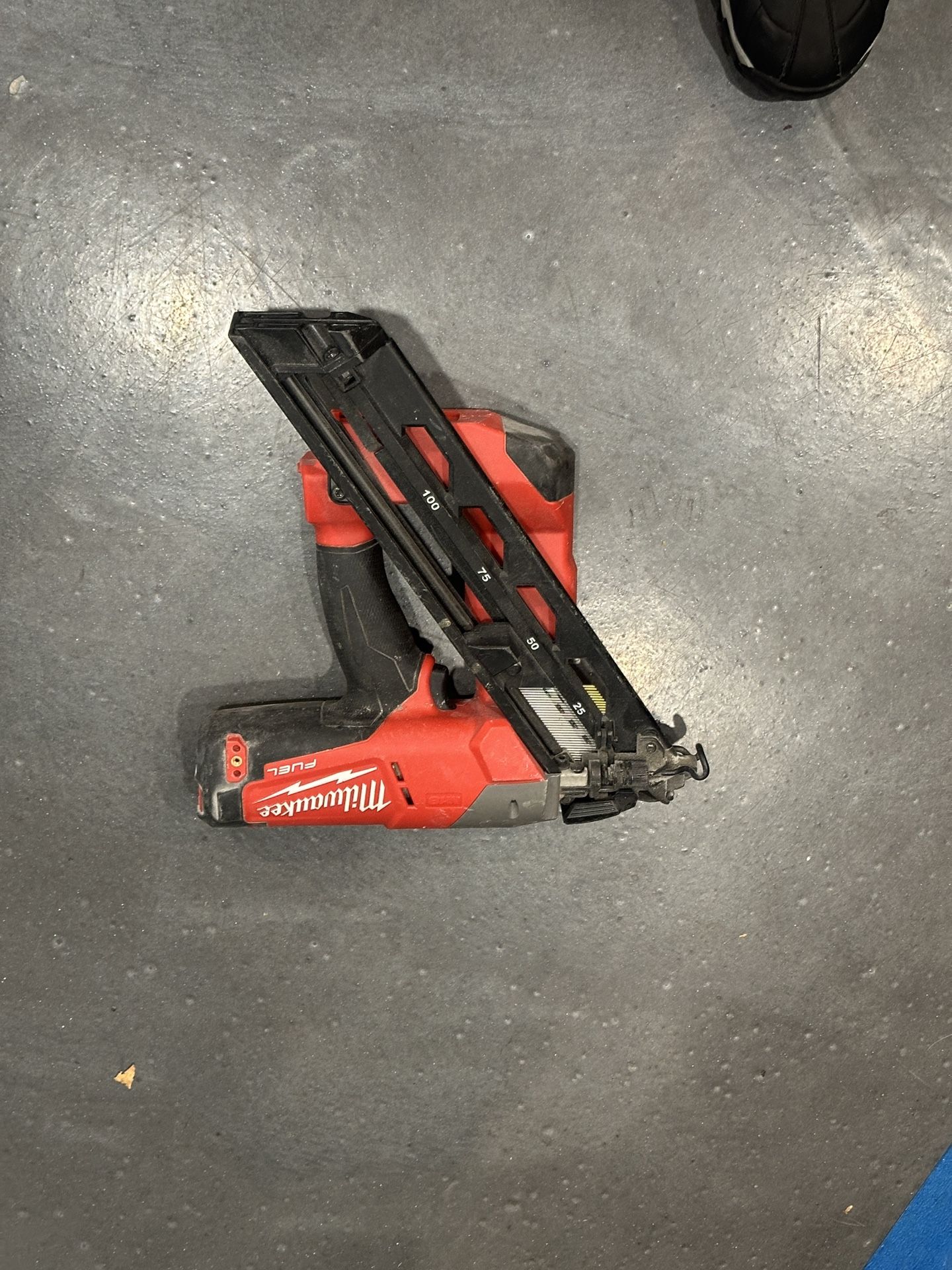 Milwaukee M18 Nail Gun