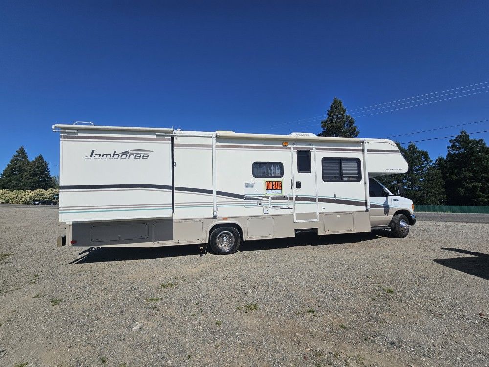 RV FORD V10 FLEETWOOD JAMBOREE CLASS C