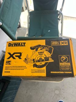 DeWalt DCS565B 20V MAX BL Li-lon 6- 1/2 in. Circular Saw (Tool Only)