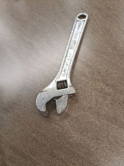 Adjustable wrench