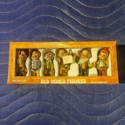 Decorative Old World Figures 