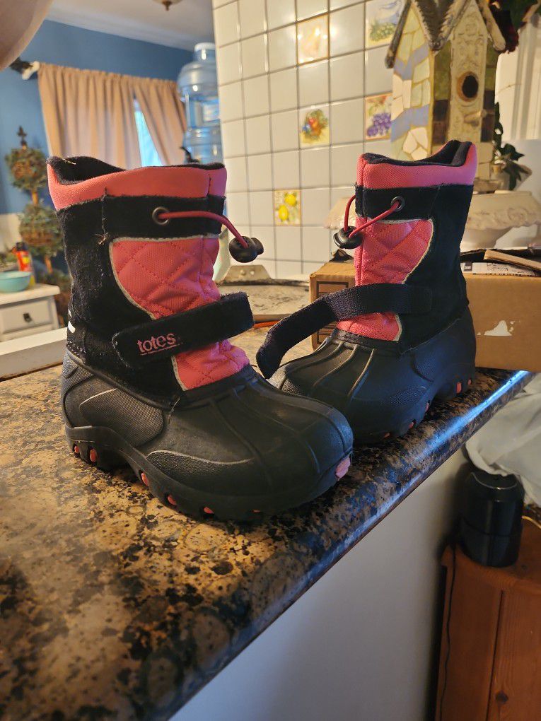 toddler snow boots. 11