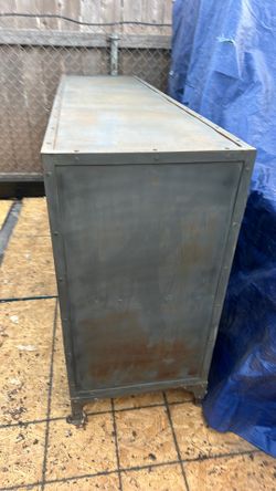 Mueble de metal  para sala