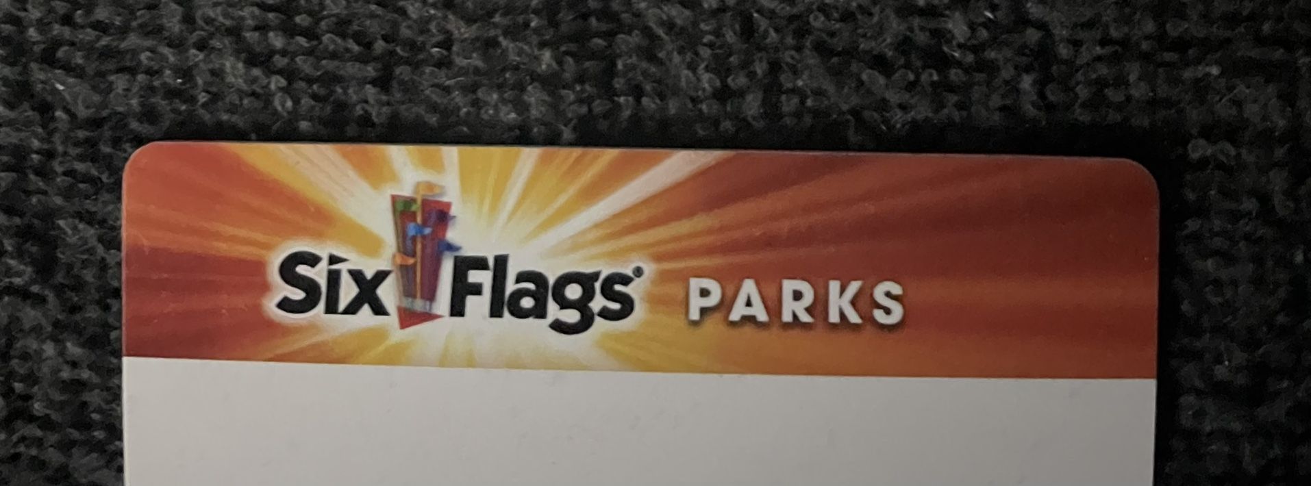 SIX FLAGS SEASON PASS PLATINUM