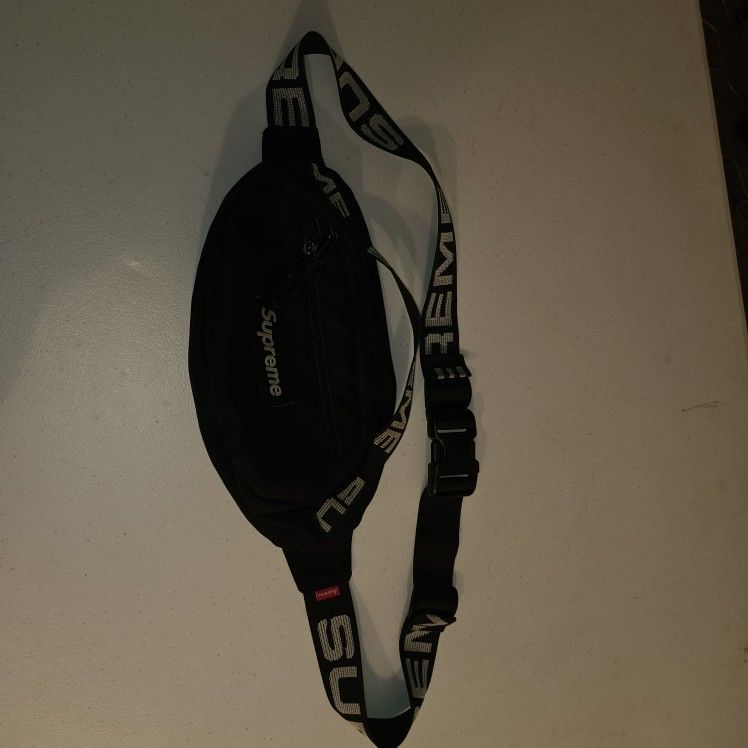 Black SUPREME Waist Bag SS18