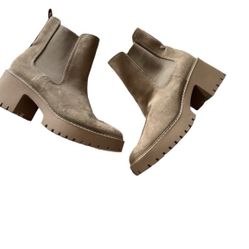 Universal Thread women's size 11 tan boots