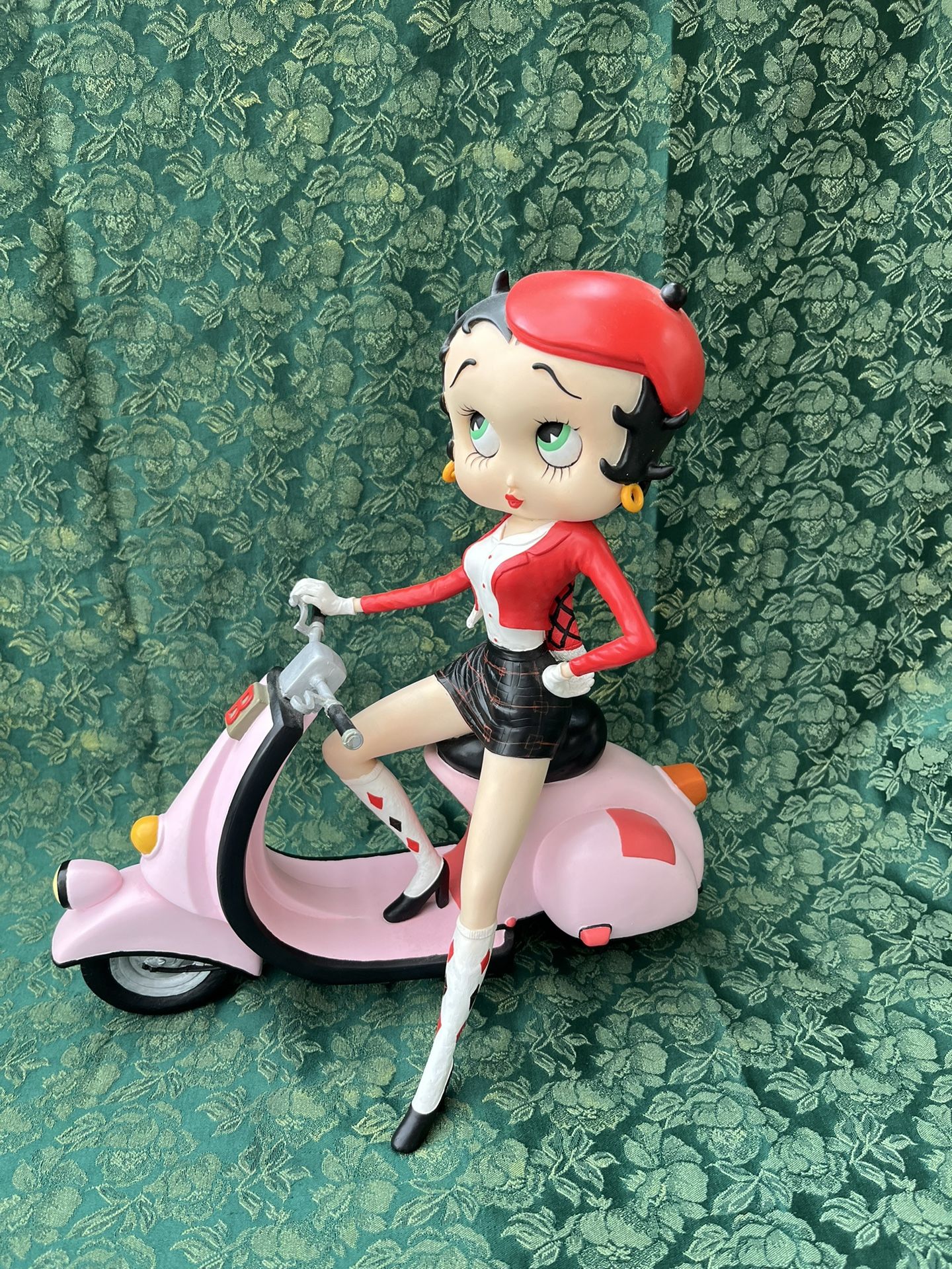 2002 Vintage Betty Boop On Pink Scooter Statue