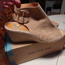 Kanna Made In Spain Suede Wedge 👠 Shoe