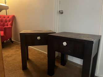 2 Side Tables