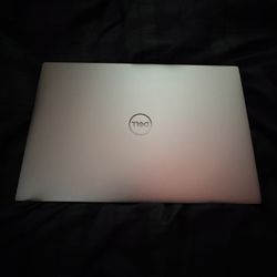 DELL laptop XPS 15 9520