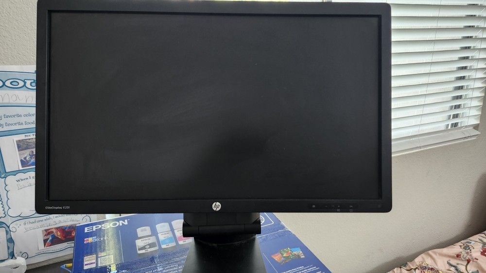 24 Inch HP display monitor