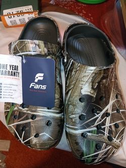 8Fans Camo Clogs with Tags