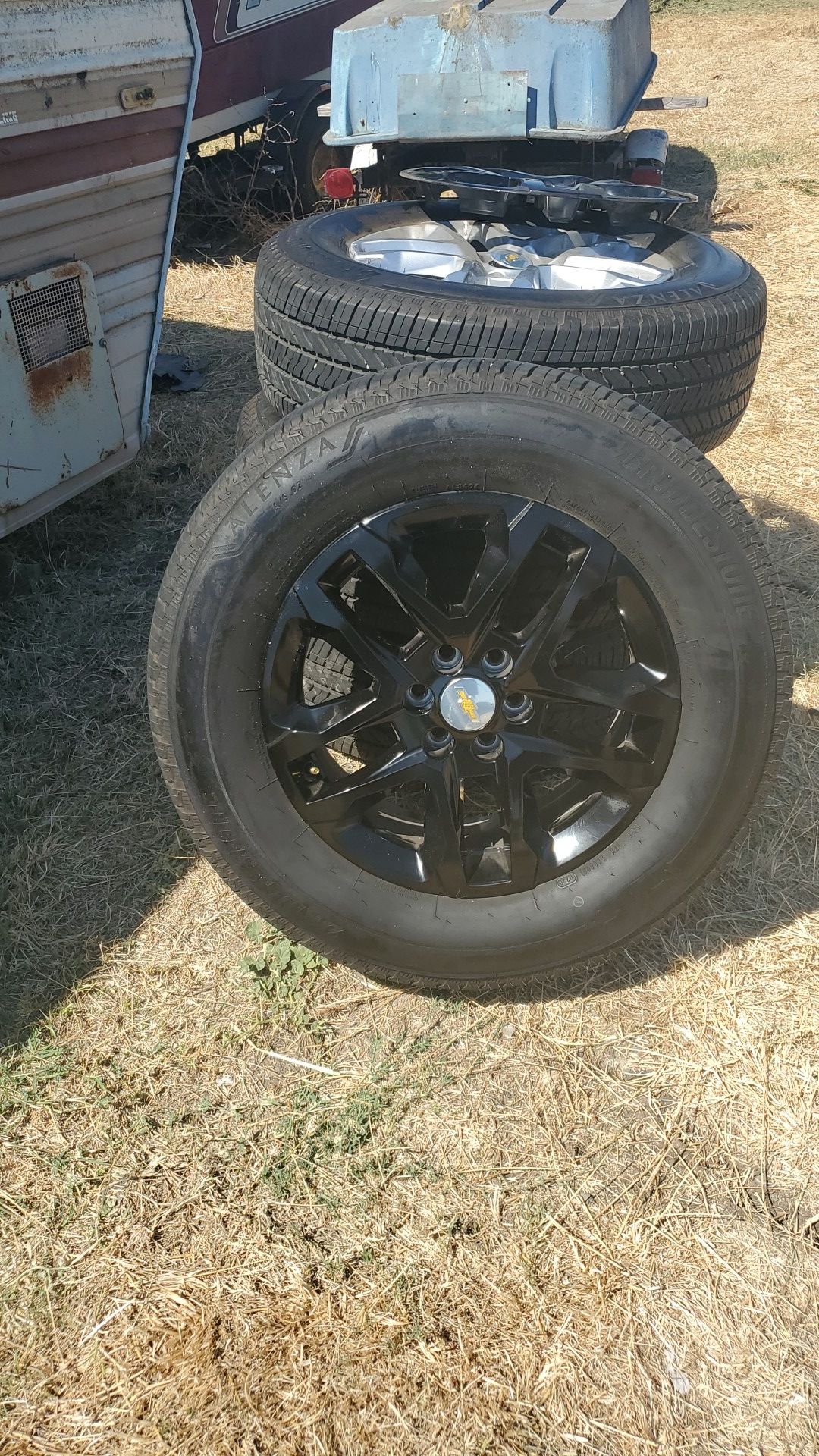 brand new chevy rims with cover