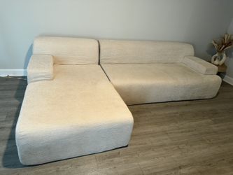 Modern Cream L-Shaped Sectional Sofa with Chaise