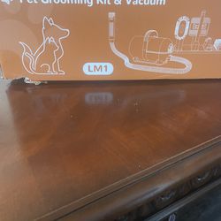 Floia Pet Grooming Cat & Vacuum 