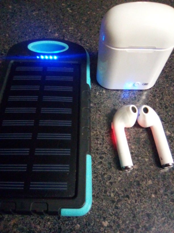 SPECIAL BUNDLE DEAL! 5000mAh SOLARAY PORTABLE CHARGER With FLASHLIGHT! SOLAR CHARGING! x2 USB Ports! + iLive Bluetooth WIRELESS Headphones EarPods!