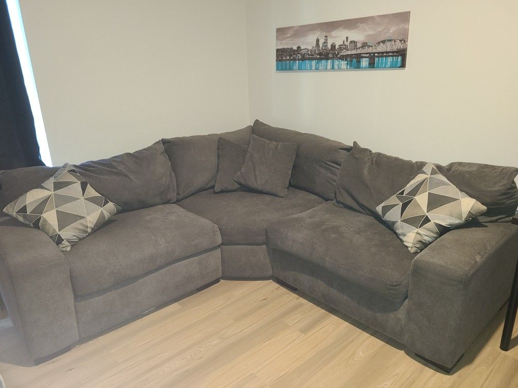 Ashley Couch With Pillows 