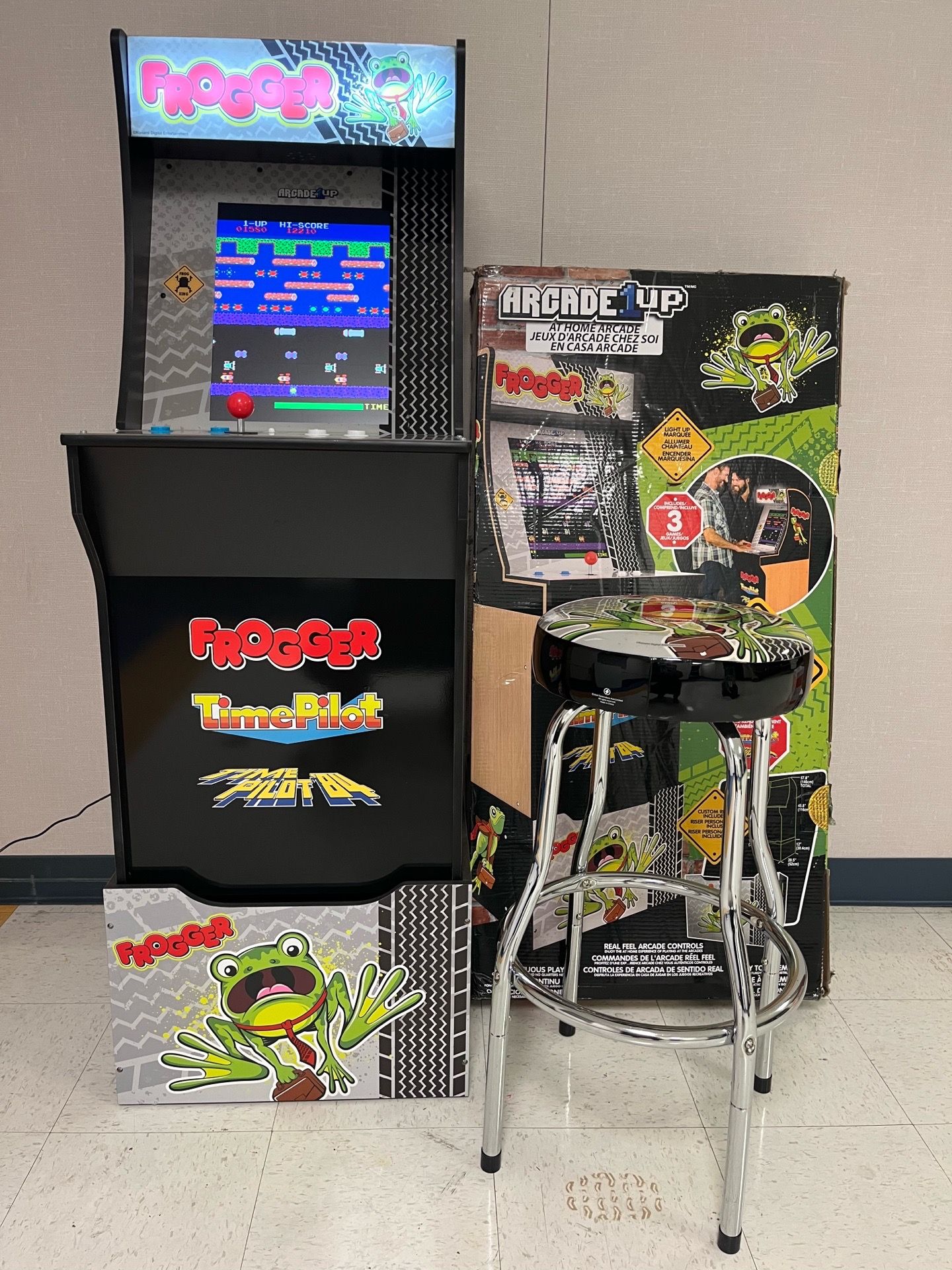 Arcade1up Frogger complete with stool