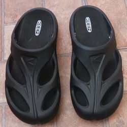 LADIE'S KEEN SLIDES/SIZE 9/LIKE NEW