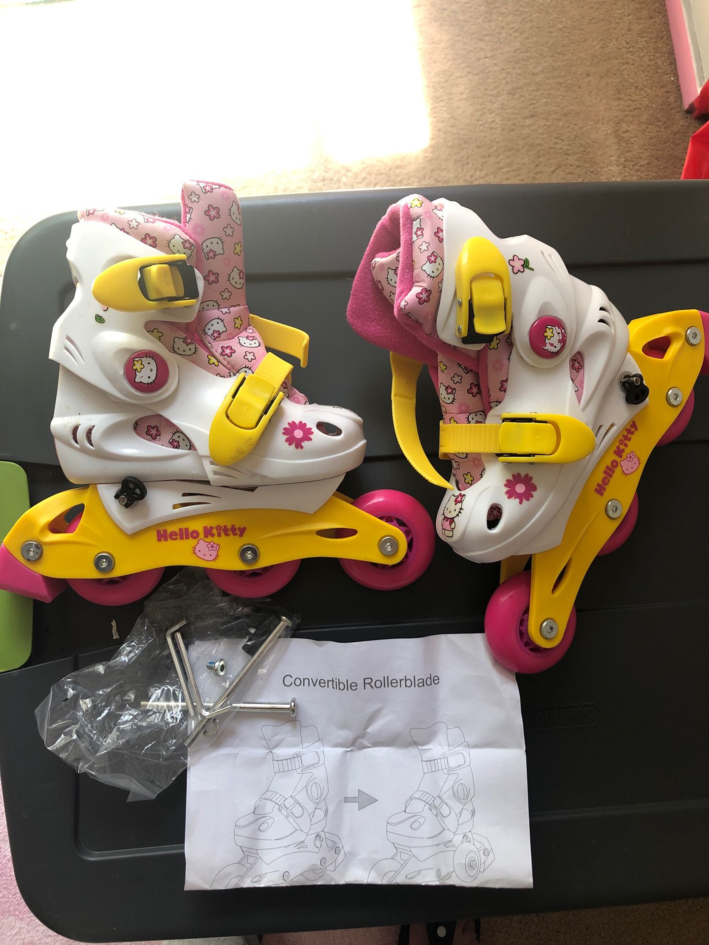 Hello Kitty rollerblades