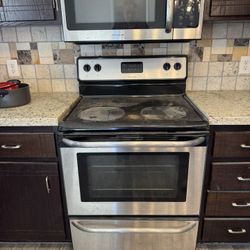 Stove & Microwave 