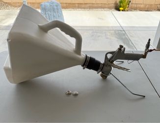 Spraying Mantis Hopper Gun