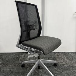 Armless Office Task Chair 