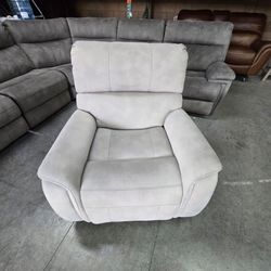 🛋 True Innovations Hayden Fabric Recliner