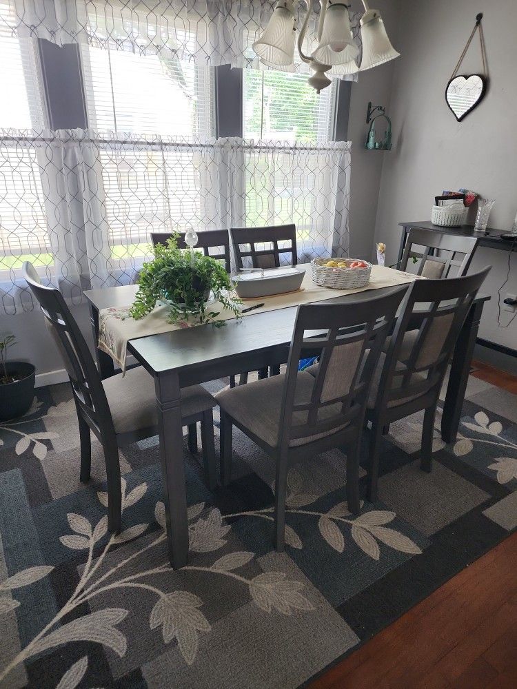 Daning Room Set