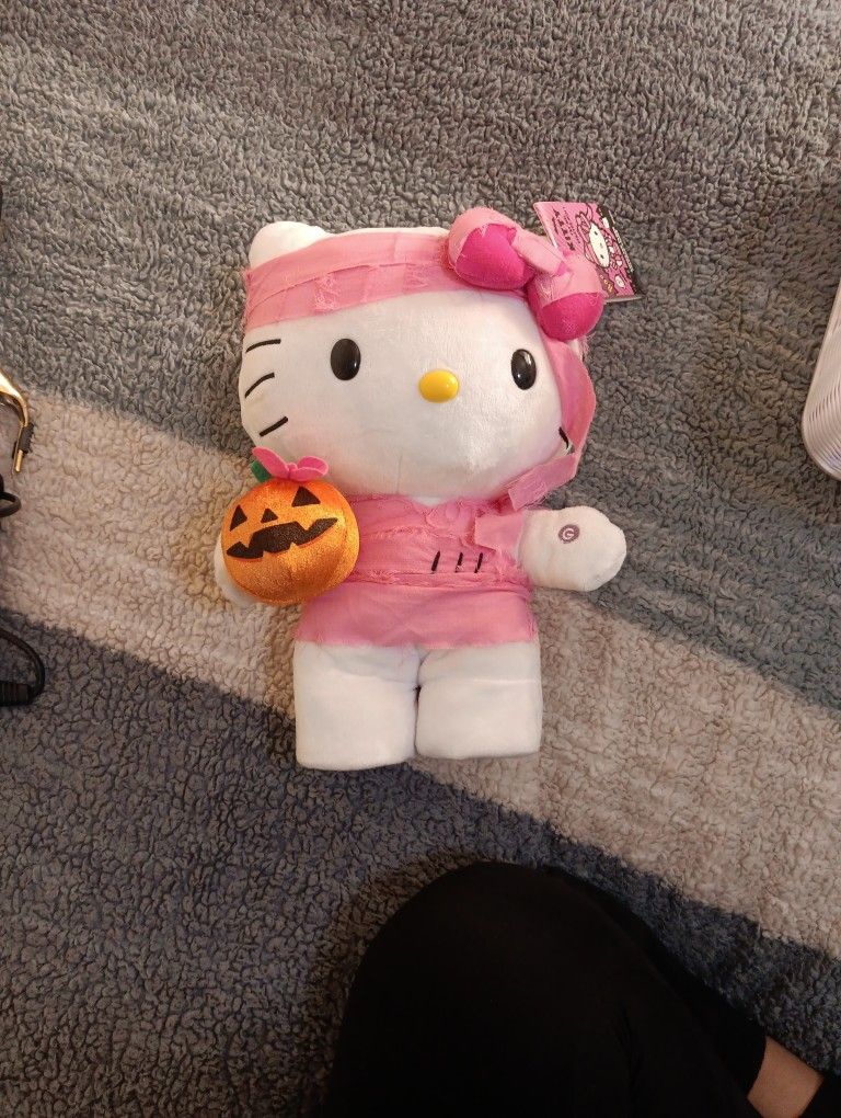 New Halloween HELLO Kitty .. Has Music