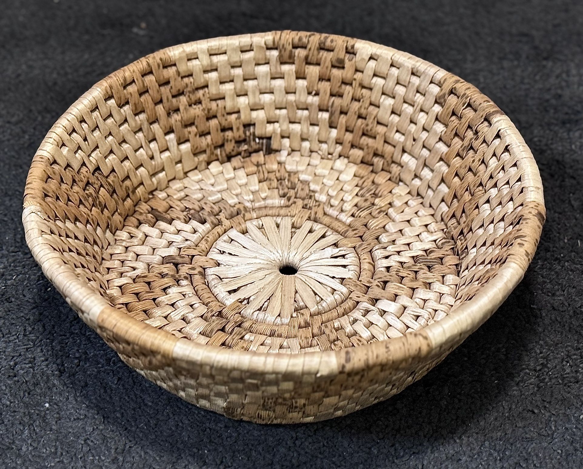 🚨Bargain: Vintage 8” inch Native American Hand-Woven Basket (new)