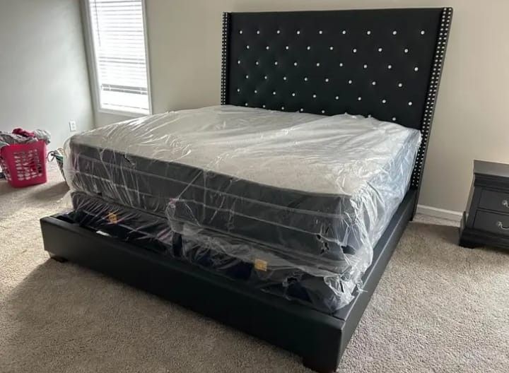 Diamond Tufted Black Tall Headboard King And Queen Size Bed Frame, Mattress