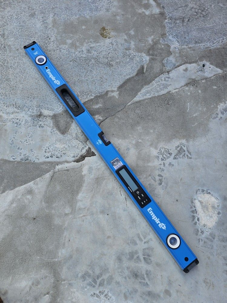 Empire auto calibrated digital 4' box level