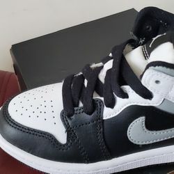 New Jordan 1's Size 11c