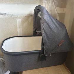 UPPAbaby Bassinet V2 Compatible with Vista, Cruz, Ridge, Minu - Charcoal Melange