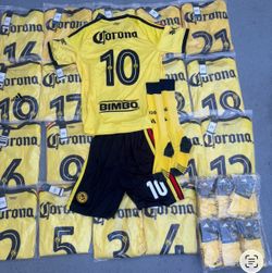 20 sets Club America home and away and Barcelona Soccer uniforms ready to pick up or i can ship them any where in the US 40$ each set includes jerseys