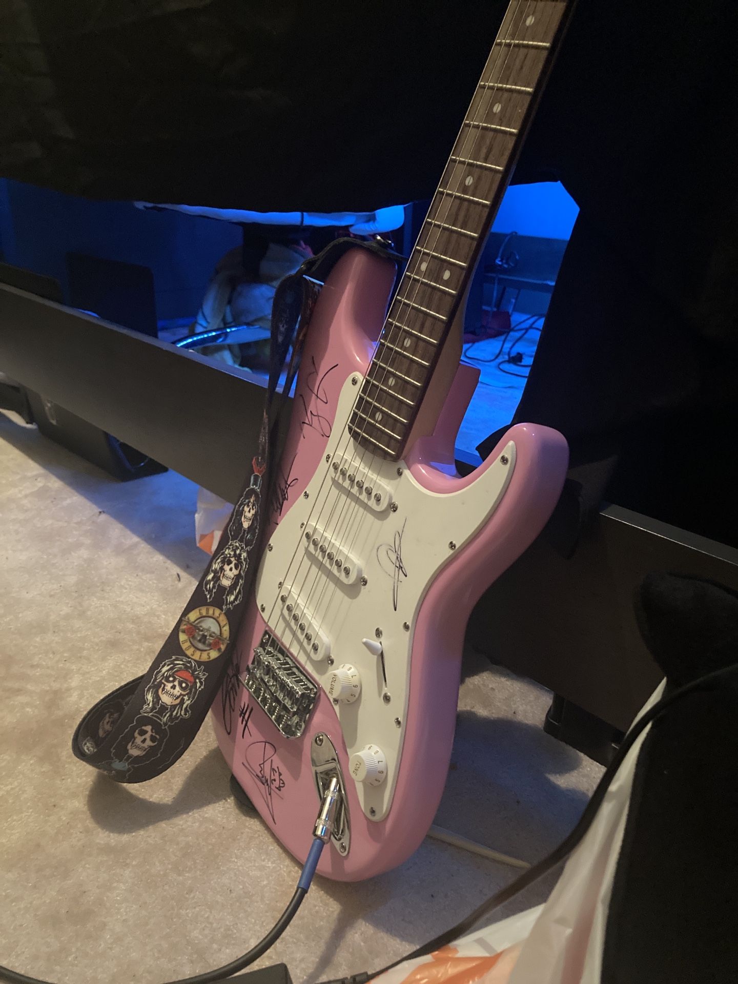 Fender Mini Squier Pink