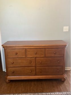 Crib/toddler bed and Dresser