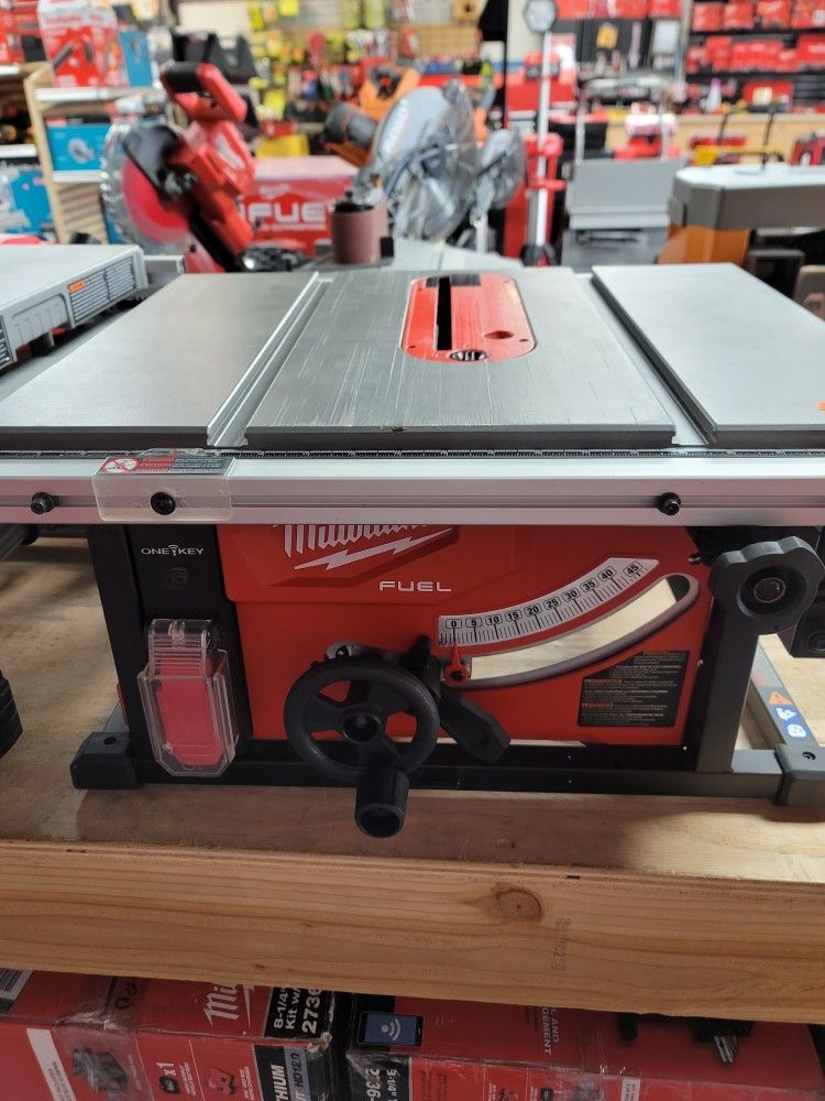 Milwaukee M18 Table Saw